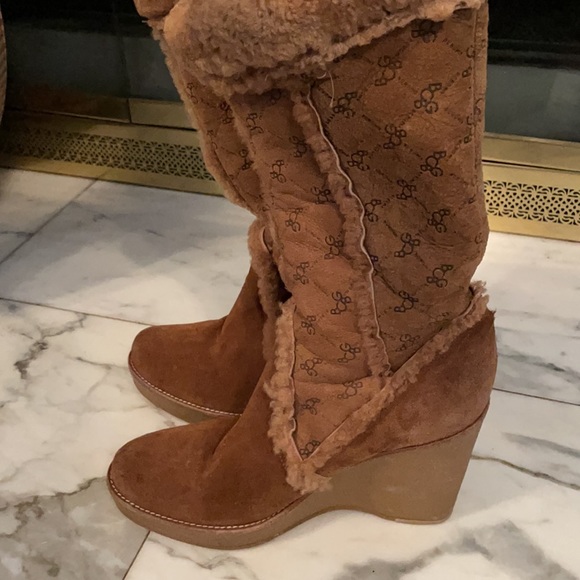 BCBG winter boots! Well insulated and warm, great wedge platform for walking! - Picture 2 of 3